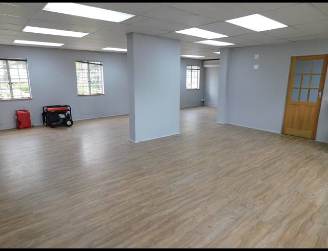 90M² OFFICE TO LET IN FERNDALE